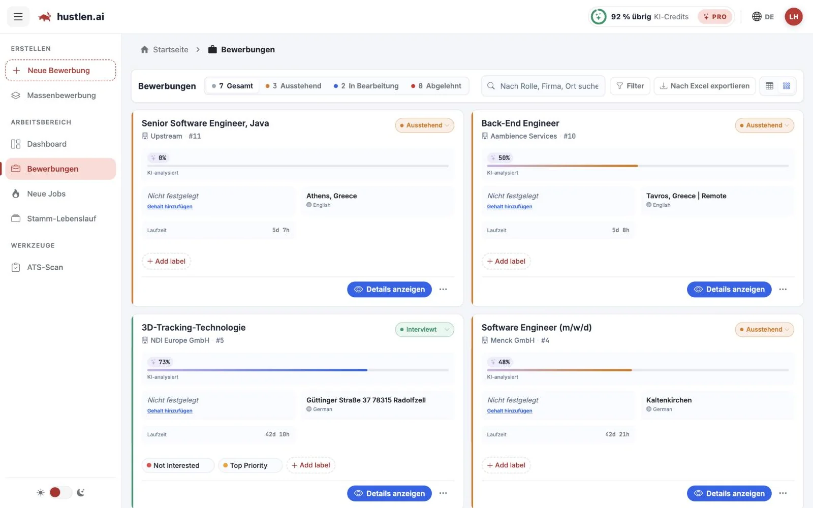 Die Bewerbungsübersicht von hustlen.ai mit Status, Passungs-Score und Laufzeit jeder Stelle.